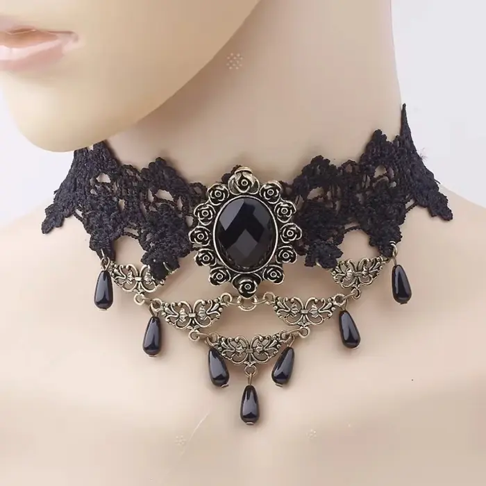 Collier gothique victorien en dentelle noire avec pendentif cristal pour femmes et filles occasions spéciales soirée festive
