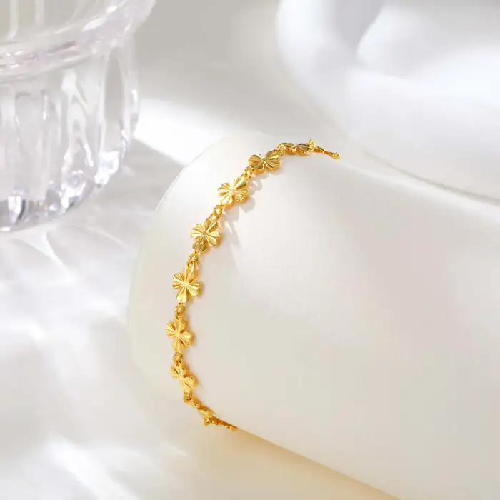 Bracelets à main élégants trèfle à quatre feuilles pour femmes