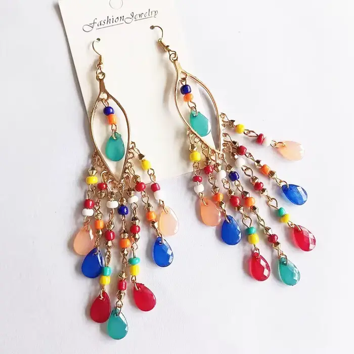 Boucles d'oreilles longues en perles de rocaille ethniques Boho pour femmes, pompon en cristal coloré, goutte d'eau, bijoux de fête à la mode pour filles