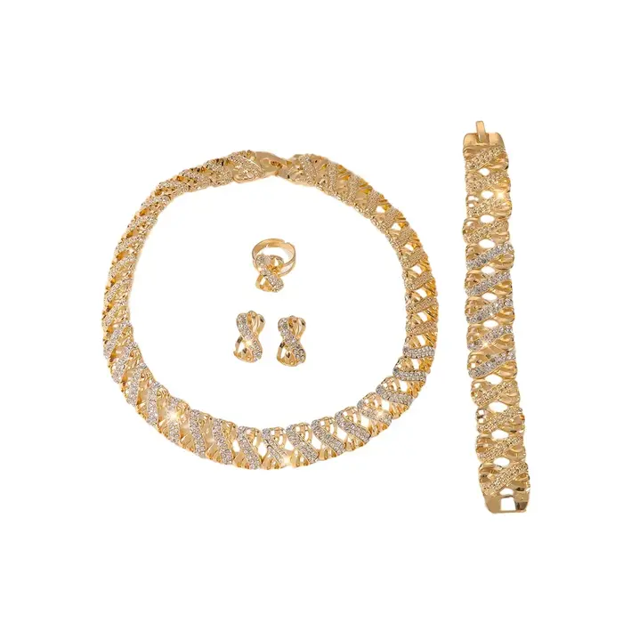 Ensemble de bijoux plaqués or 18 carats