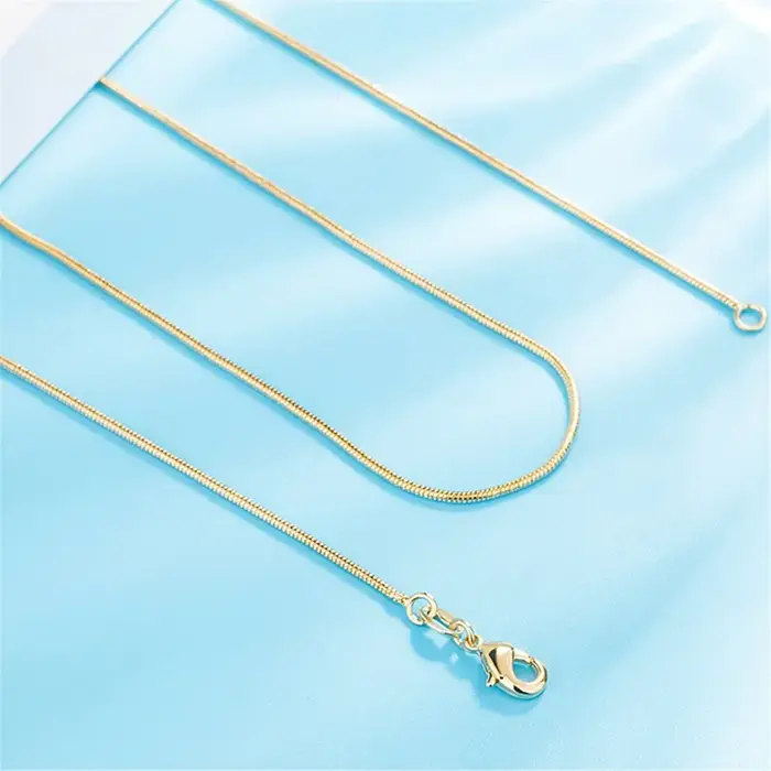 Chaîne serpent couleur or 18 carats