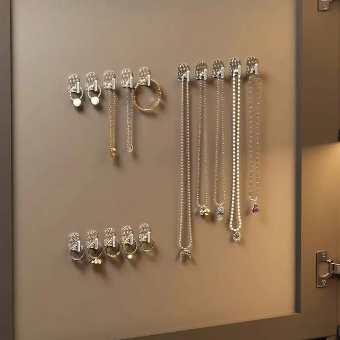 Organisateur de bijoux suspendu au mur