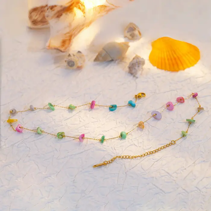 Collier de coquillages colorés pour femmes