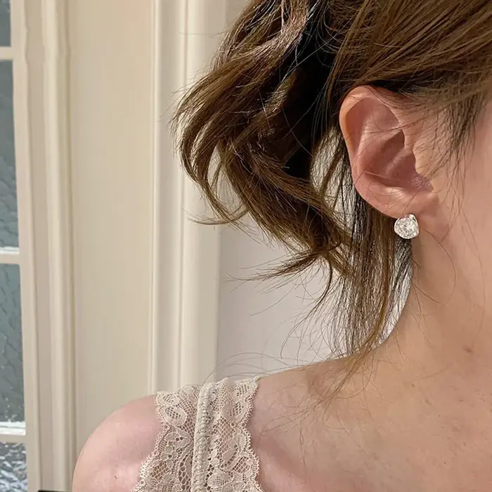 Nouveaux boucles d'oreilles en diamant rond de deux carats