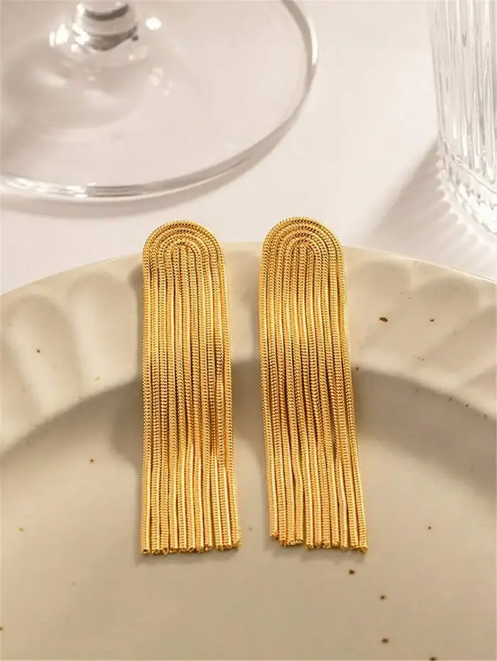 Boucles d'oreilles longues élégantes à pompons dorées en acier inoxydable pour femmes occasions spéciales cadeau amies