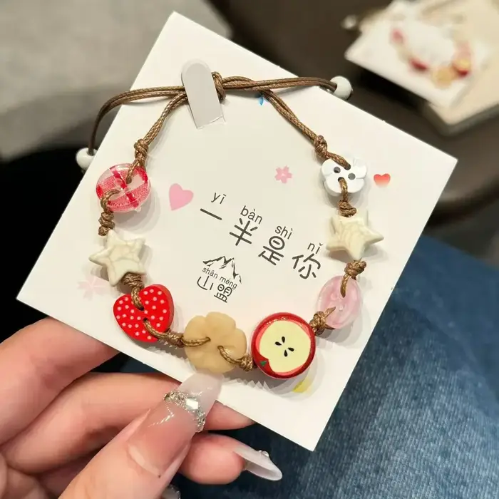 Bracelet à breloques en forme de pommes pour filles, avec cordon marron, accessoire amusant et éléga