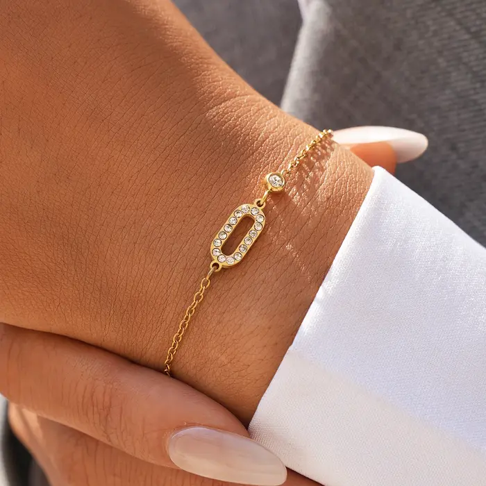 Bracelet en acier inoxydable serti de zircon squelette moderne tracker d'humeur pour femmes occasions spéciales elegance et technologie
