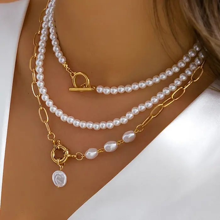 Collier multicouche de perles élégant