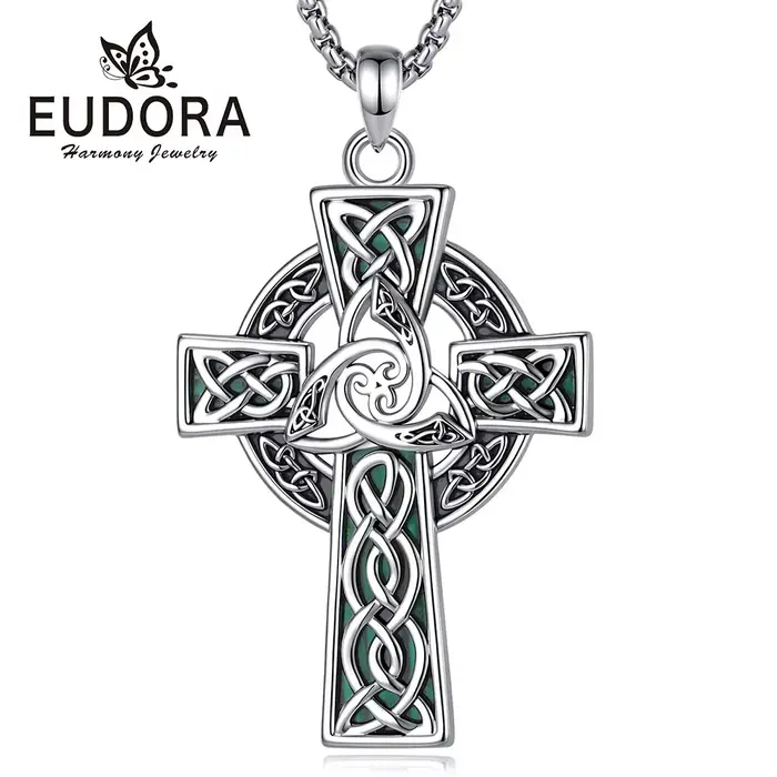 Collier en cuivre Eudora avec croix celtique Triquetra