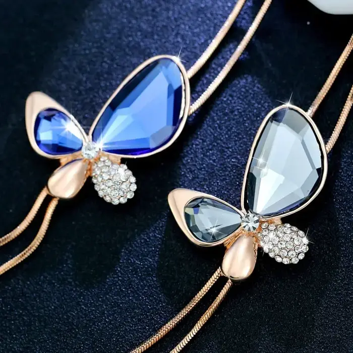 Collier papillon en cristal avec chaîne de serpent pour femmes, élégant pour soirées et occasions spéciales