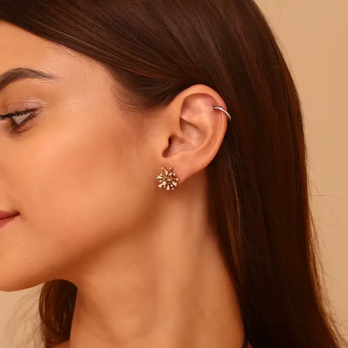 Boucles d'oreilles hip-hop en acier inoxydable plaqué or avec perles et zircone cubique pour femmes style classique occasions spéciales