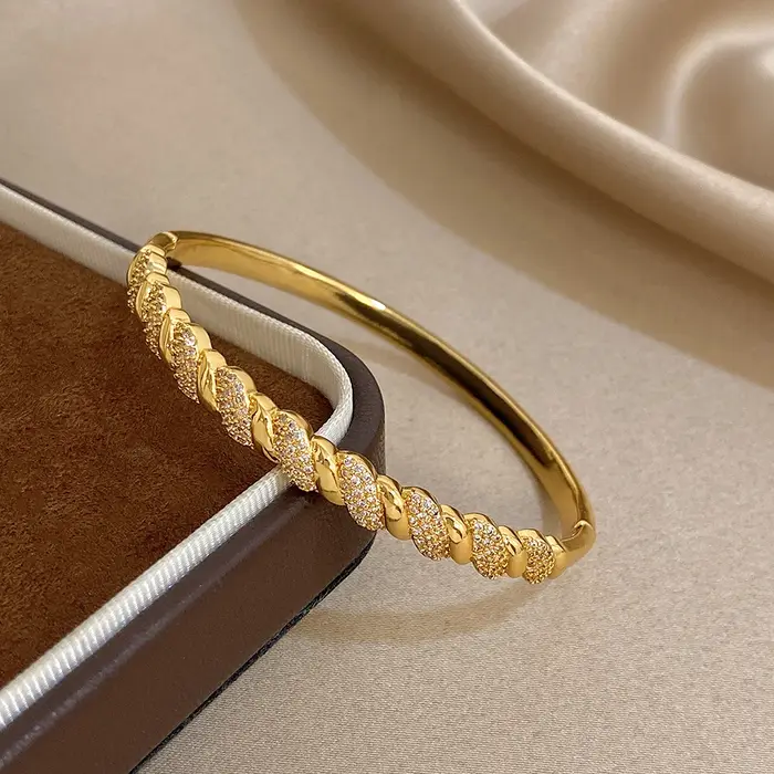 Freetry exquis brillant Zircon plaqué or Bracelets pour femme élégant irrégulier rond printemps ouvert bracelet de luxe bijoux cadeau