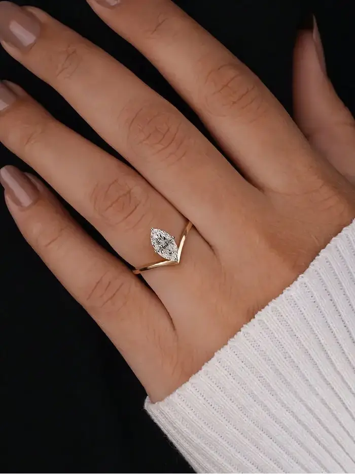 Bague en argent sterling 925 sertie de zirconium blanc élégante à offrir pour femmes occasions spéciales mariage fiançailles
