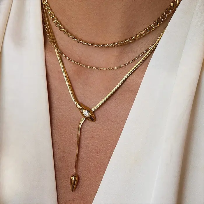 Collier Serpentine Minimaliste en Or en Acier Inoxydable Empilable Bijou Femme Occasions Spéciales Voyage Mode Tendance