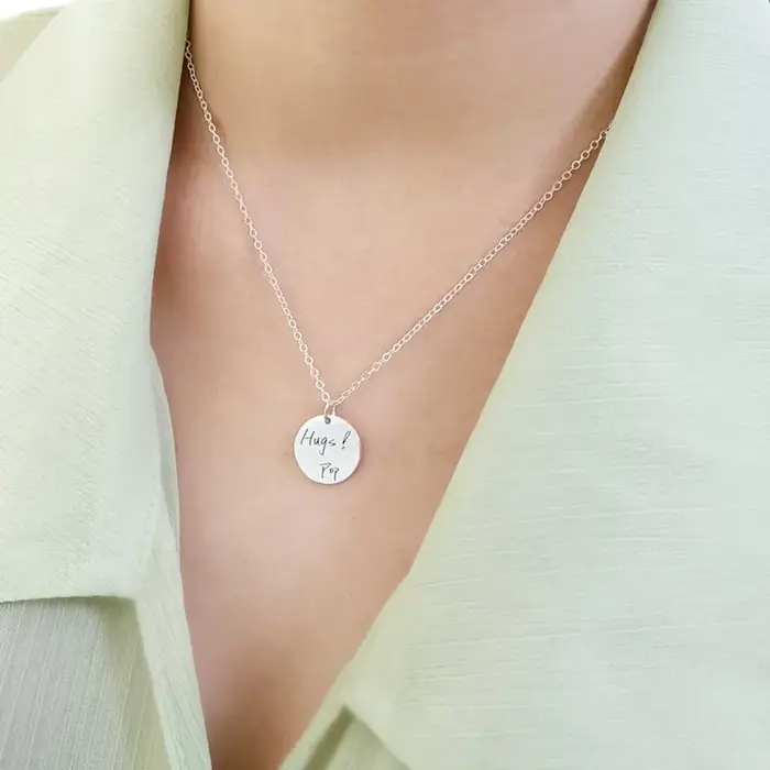 Collier Ras du Cou avec Nom Gravé Personnalisé en Acier Inoxydable, Pendentif avec Pièce de Monnaie,