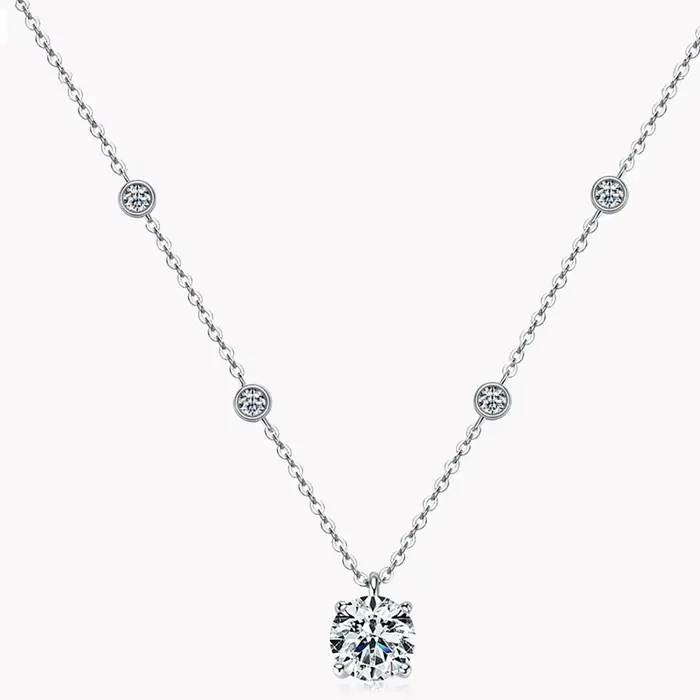Collier Moissanite Serenity 2ct pour Femme Pendentif en Argent Sterling S925 Diamant de Laboratoire Scintillant Bijou de Luxe Occasions Spéciales