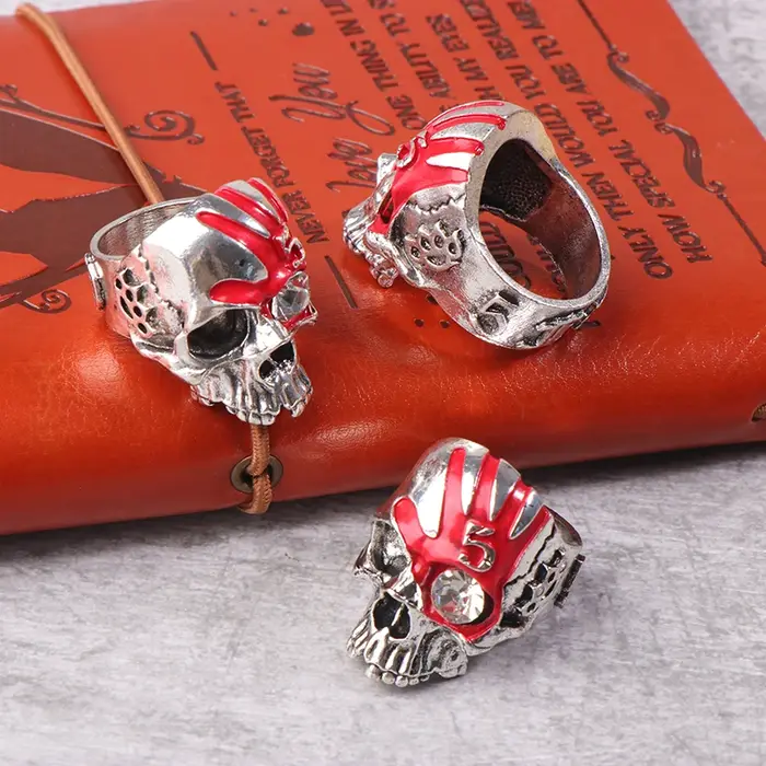 Bague crâne de poinçon de mort à cinq doigts