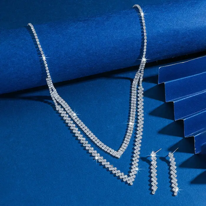 Ensemble de bijoux collier et boucles d'oreilles en zircone cubique doré style classique pour femmes occasions spéciales