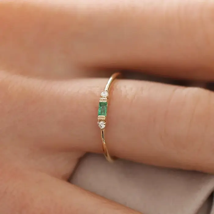 Magnifique ensemble de bagues en argent sterling 925 serties d'émeraudes, de diamants et de zircone 