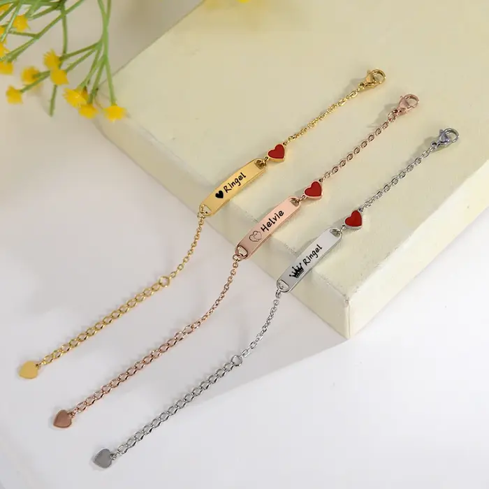 Bracelet personnalisé avec le nom du bébé