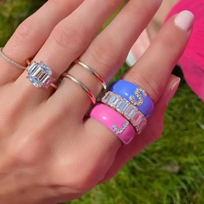 Rose Bleu Émail 26 Alphabet Lettre Bande Anneau Pour Les Femmes Initiales A-Z Lettre Émail Coloré CZ Anneaux Bijoux De Fiançailles
