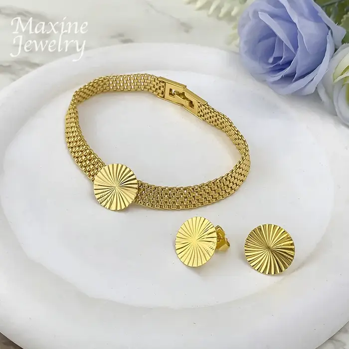 Ensemble de bijoux dorés classiques de luxe pour femmes