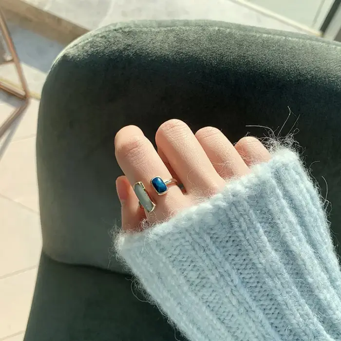 Bagues en pierre bleue pour femmes
