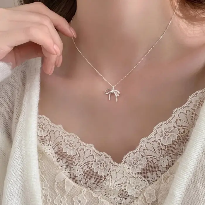 Colliers pendentifs papillon géométrique couleur argent pour femmes