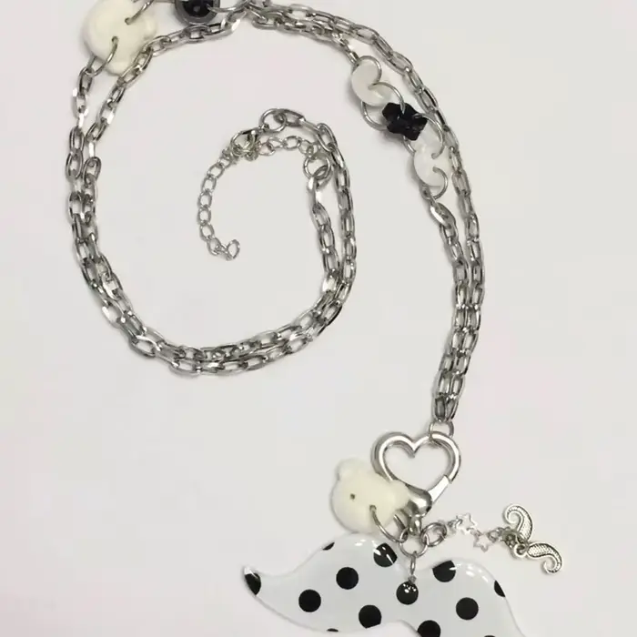 Collier avec pendentif barbe à pois rose pour femmes, mode coréenne, Kawaii Harajuku, collier à brel