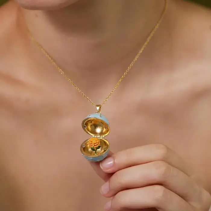 Collier Fleur du Mois pour Femme – Nouveauté Tendance – Boîte Ronde Ouvrable