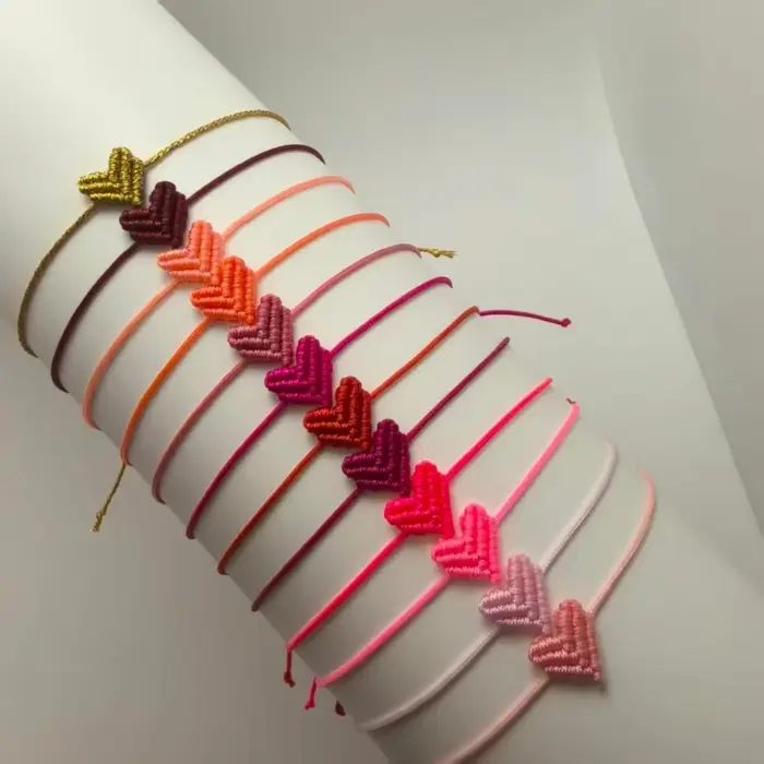 1 bracelet fait main en forme de cœur