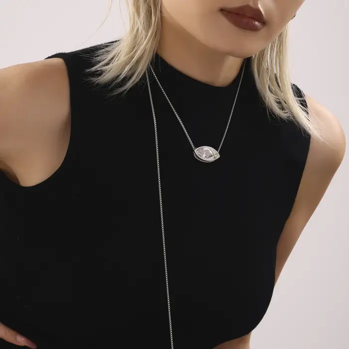 Collier long ovale vintage pour femme en acier inoxydable