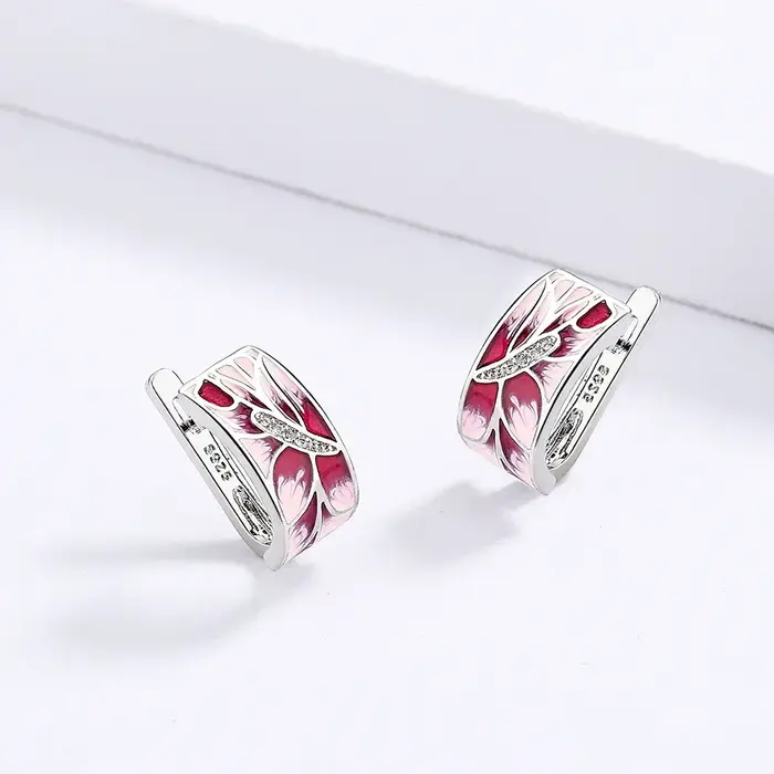 Boucles d'oreille classiques en argent sterling 925 serties de zirconium blanc élégantes pour femmes occasions de fête et mariage