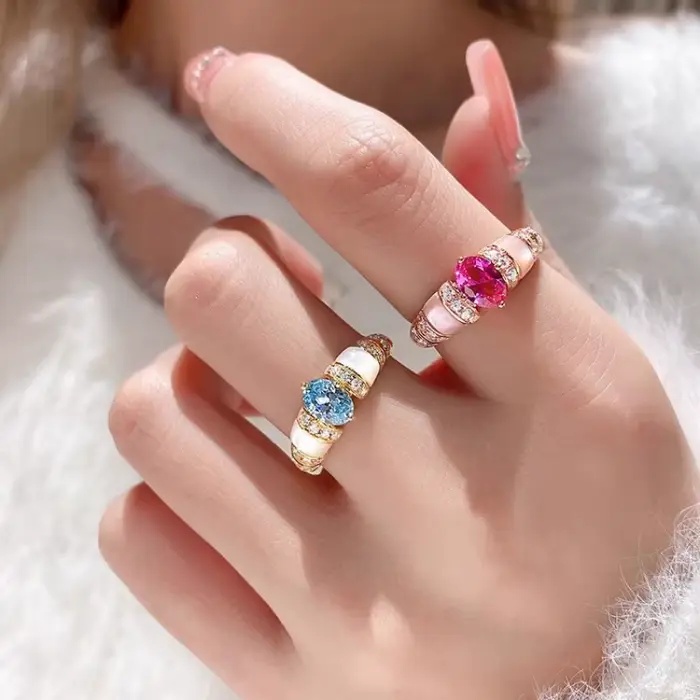 Bague en diamant rose naturel et saphir bleu marine pour femmes engagement romantique et élégance