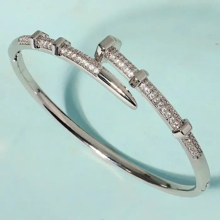 Bracelet Manchette Ongles Géométriques Zircon Micro-Pavé Acier Titane Plaqué Or Rose Jaune Clair Pur Argent Rhodium Occasions Spéciales Femmes