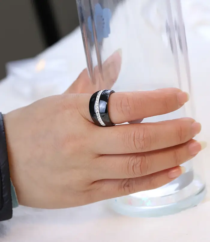 Bague romantique en céramique noire et blanche avec cristal scintillant pour femmes, alliance de mariage, tracker de sommeil, occasions spéciales