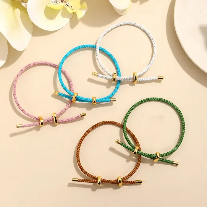 Bracelet en corde ajustable avec finition or pour femmes, accessoire de mode classique pour occasions spéciales