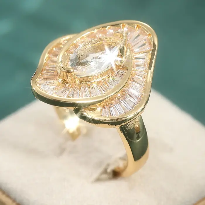 Bague de fiançailles élégante pour femmes