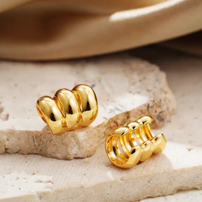Manchette d'oreille plaquée or carillon pour femme