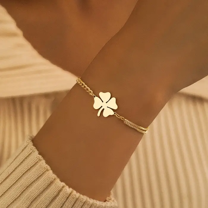 Bracelets en acier inoxydable élégants avec pendentif trèfles porte-bonheur pour femmes occasions spéciales style hip hop