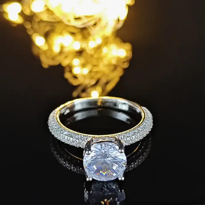 Bague de fiançailles en argent sterling 925 sertie de zirconium blanc élégante pour célébrer l'engagement et les occasions spéciales pour femme