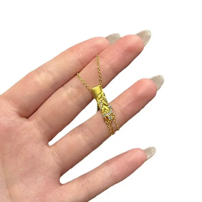 Collier d'étoiles scintillantes en plaquage d'argent serti de zirconium pour femmes occasions spéciales anniversaire mariage soirée de gala