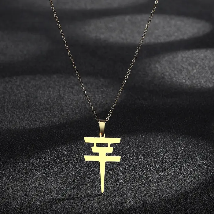 Pendentif en acier inoxydable et titane doré avec design géométrique pour femmes et occasions spéciales comme mariages et anniversaires