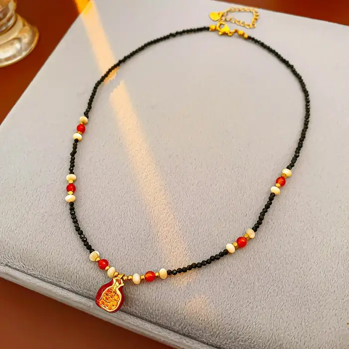 Colliers pendentifs grenade rouge pour femmes, perles de cristal brillantes, chaîne de clavicule, bi