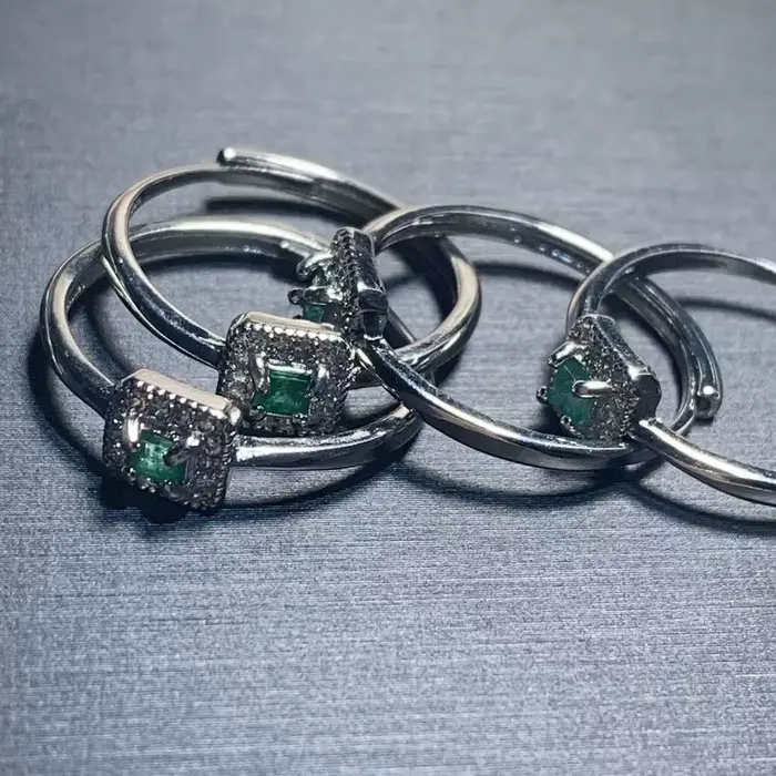 Bague en émeraude naturelle ajustable 60 carats pour femme style romantique vintage élégante à offrir pour occasions spéciales