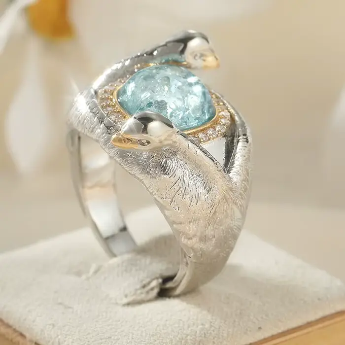Bague Cygne Faite à la Main Élégante et Étincelante avec Zirconium Synthétique Bleu Incrusté pour Fe