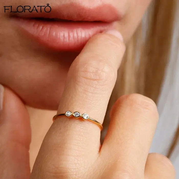 Bague de fiançailles en argent sterling 925 sertie de zircon blanc pour femmes, alliances de mariage avec zircon rouge et gris pour occasions spéciales