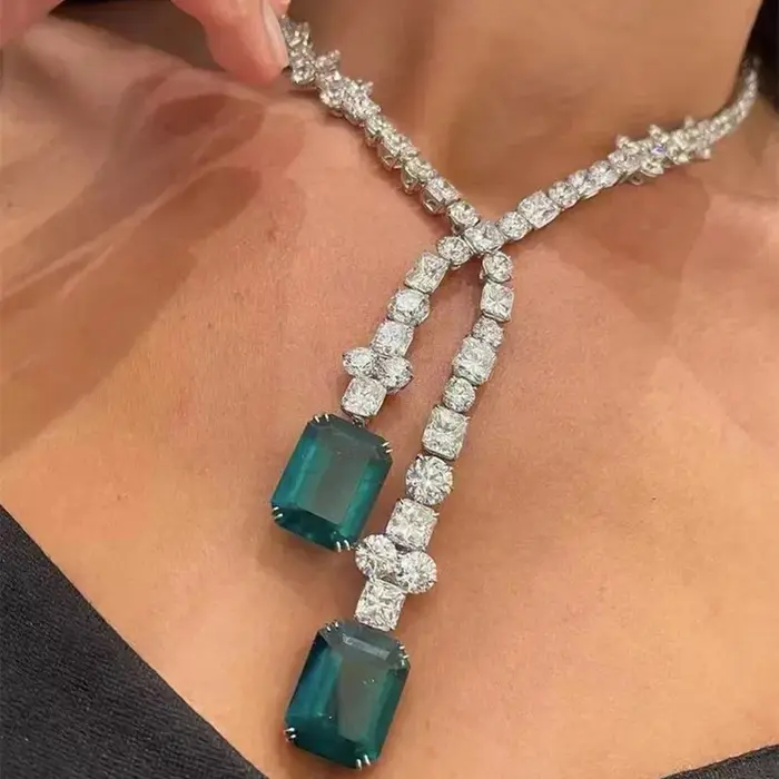 Collier carré brillant en diamant pour femme