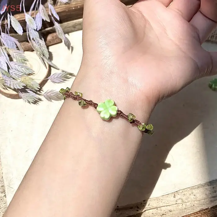 Bracelet tissé à la main trèfle à quatre feuilles