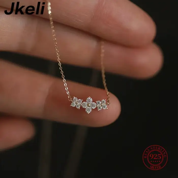 Collier ras du cou Jkeli en argent sterling 925 avec fleur romantique à trois ou quatre pétales pour